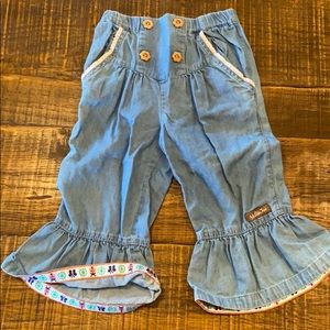 Size 4. Matilda Jane ruffle bottom jeans.